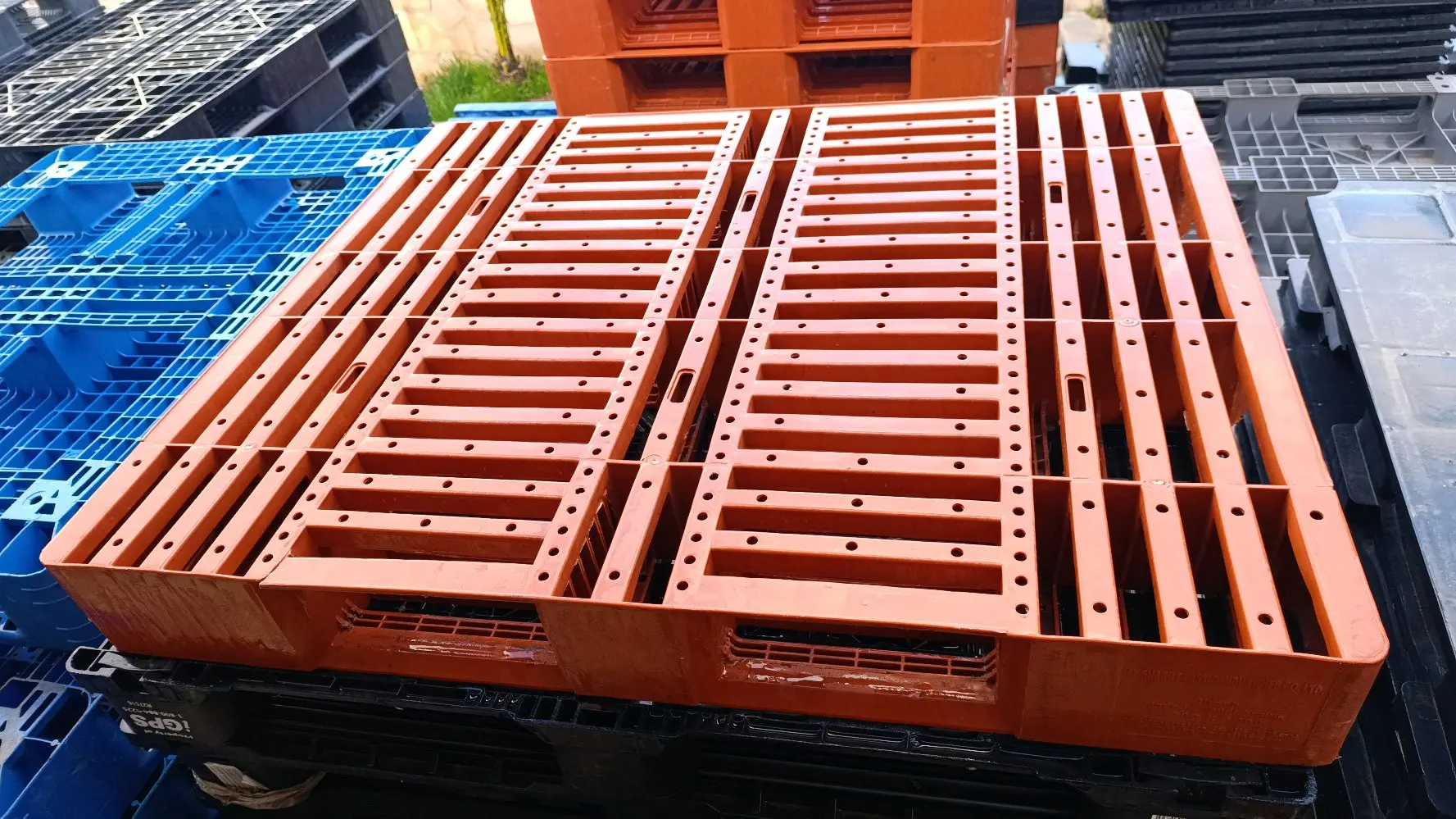 طبالي بلاستيك جديد ومستعمل