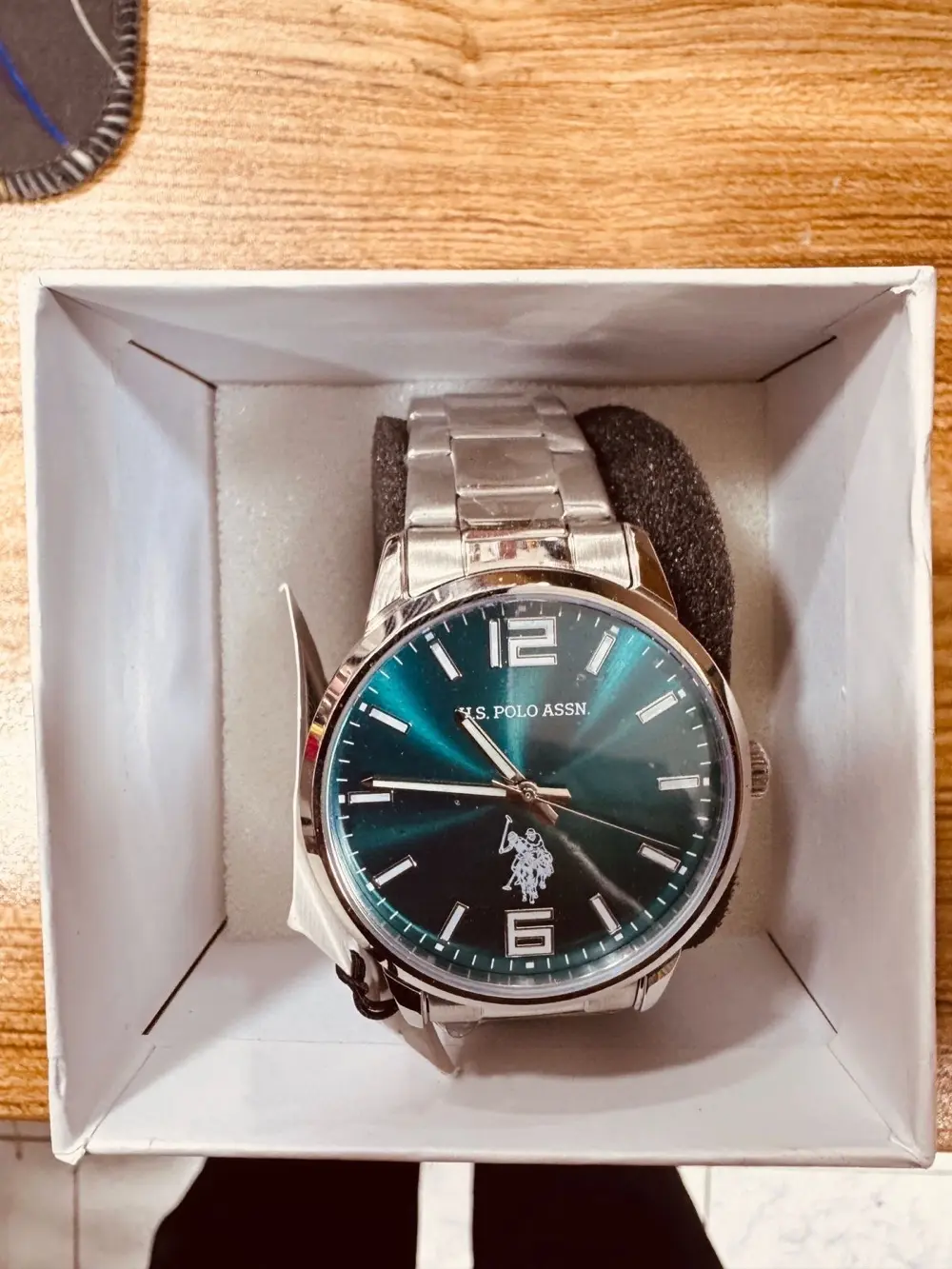 مجموعة ساعات جديده مجلتن اصلي مكفول