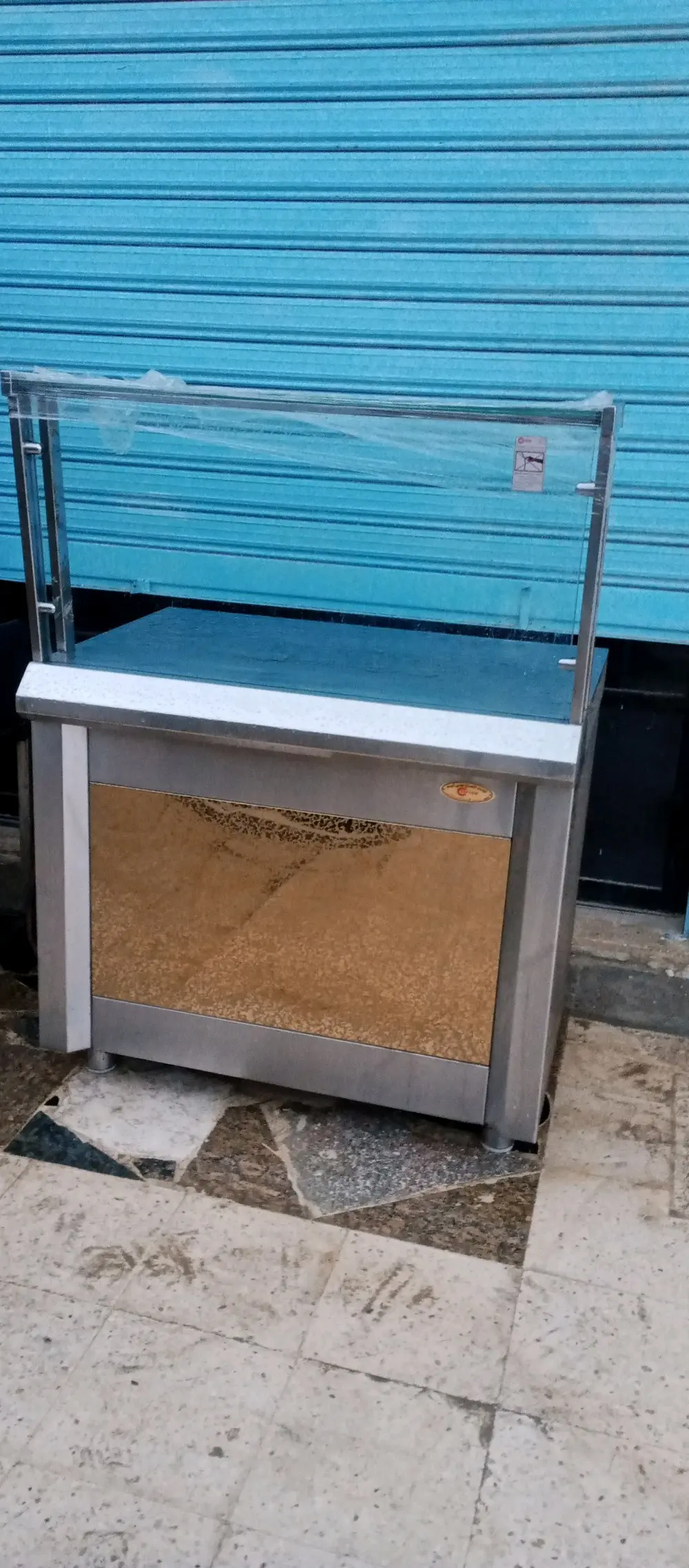 عدة مطعم كامله للبيع