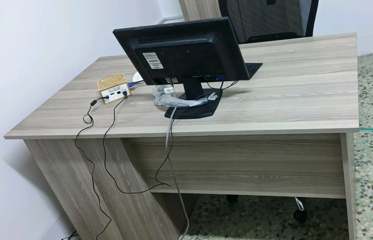 مكتب "سوبر كواليتي" خشب لامينيت 18 ملم – متانة تدوم!