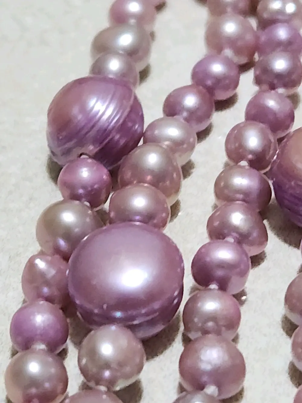 قلادة من اللؤلؤ العذب