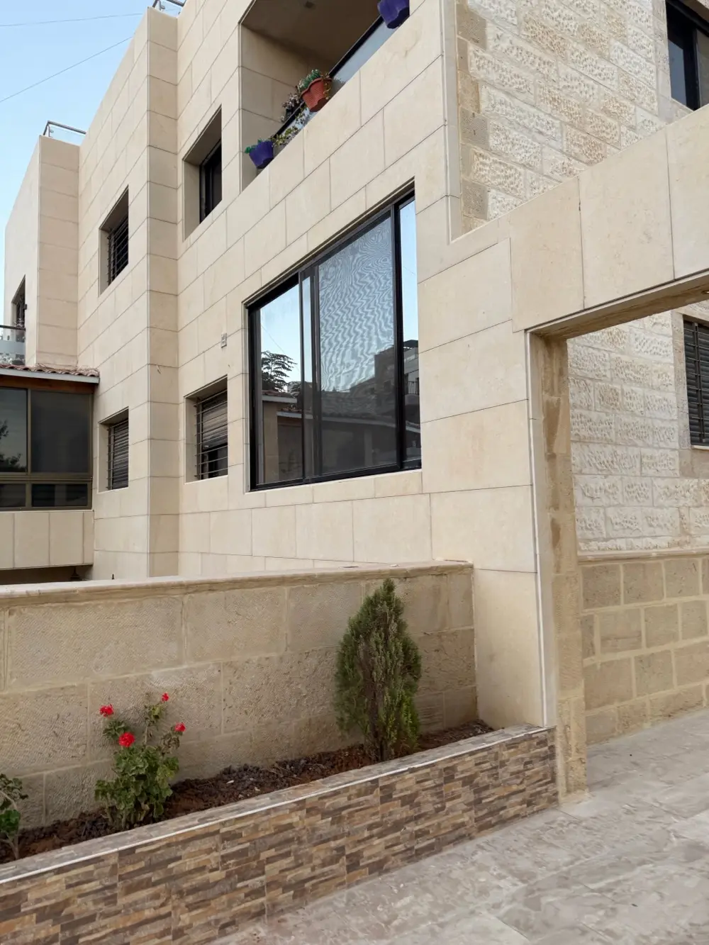 شقة للبيع دابوق ، بالقرب من المواصفات والمقاييس