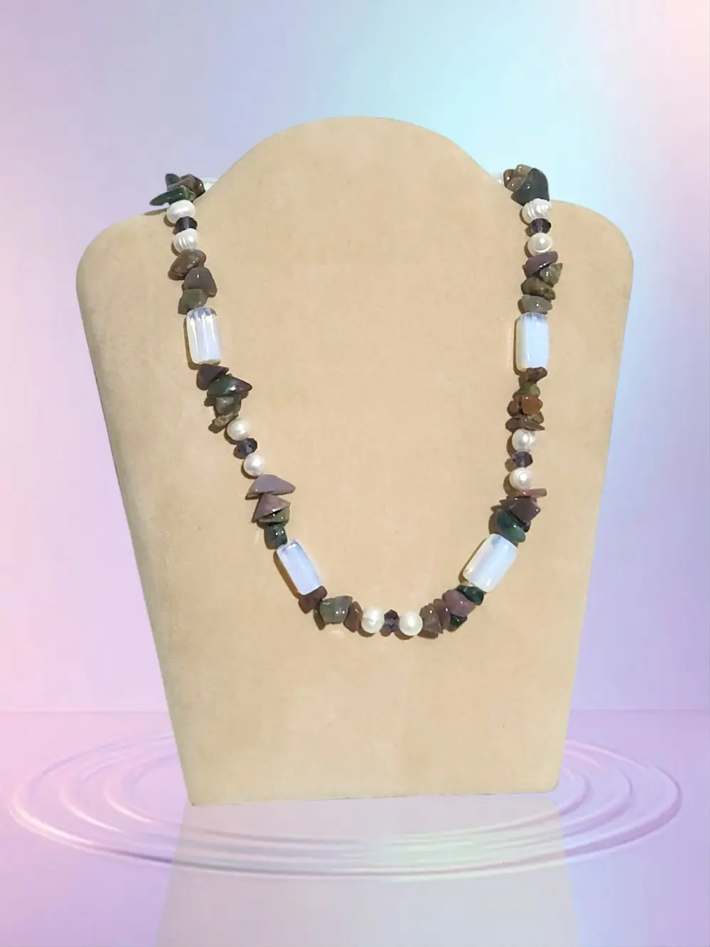 قلادة تشكيلة من الاحجار الطبيعية
