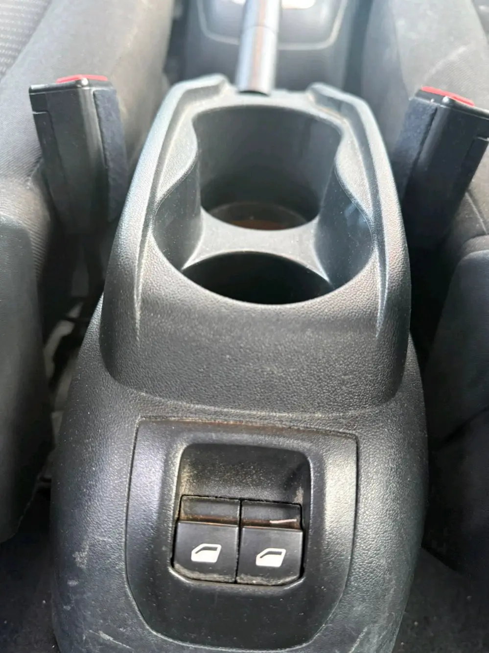 🚘 للبيع – بيجو 301 موديل 2021محرك 1.6 ⛽️ | أوتوماتيك ⚙️ | اقتصادية جداً 👍📌 ماشية: 6