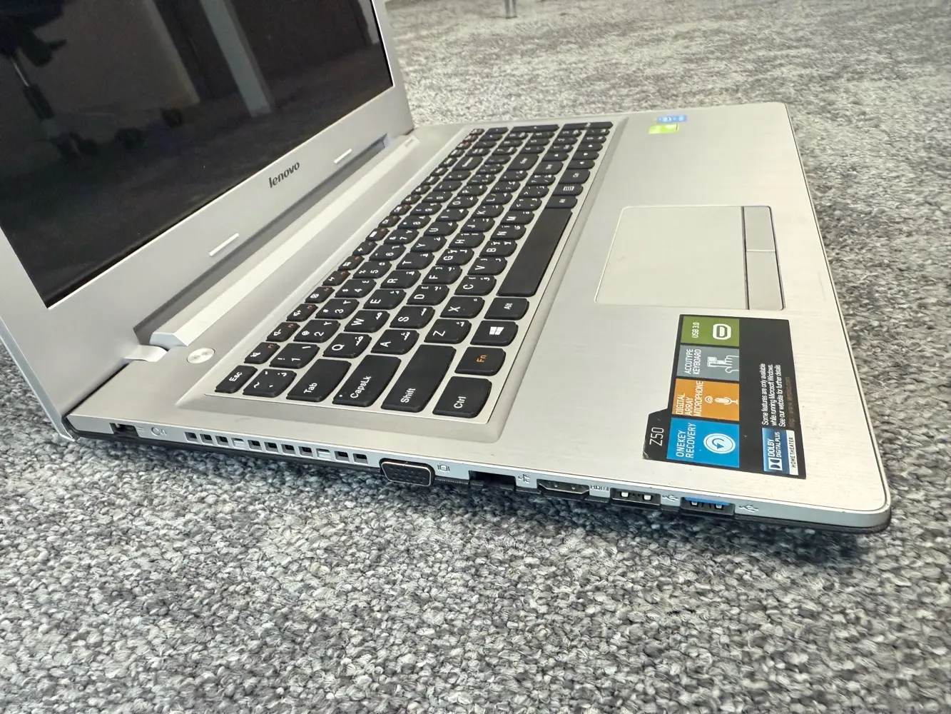 Laptop Lenovo لاب توب