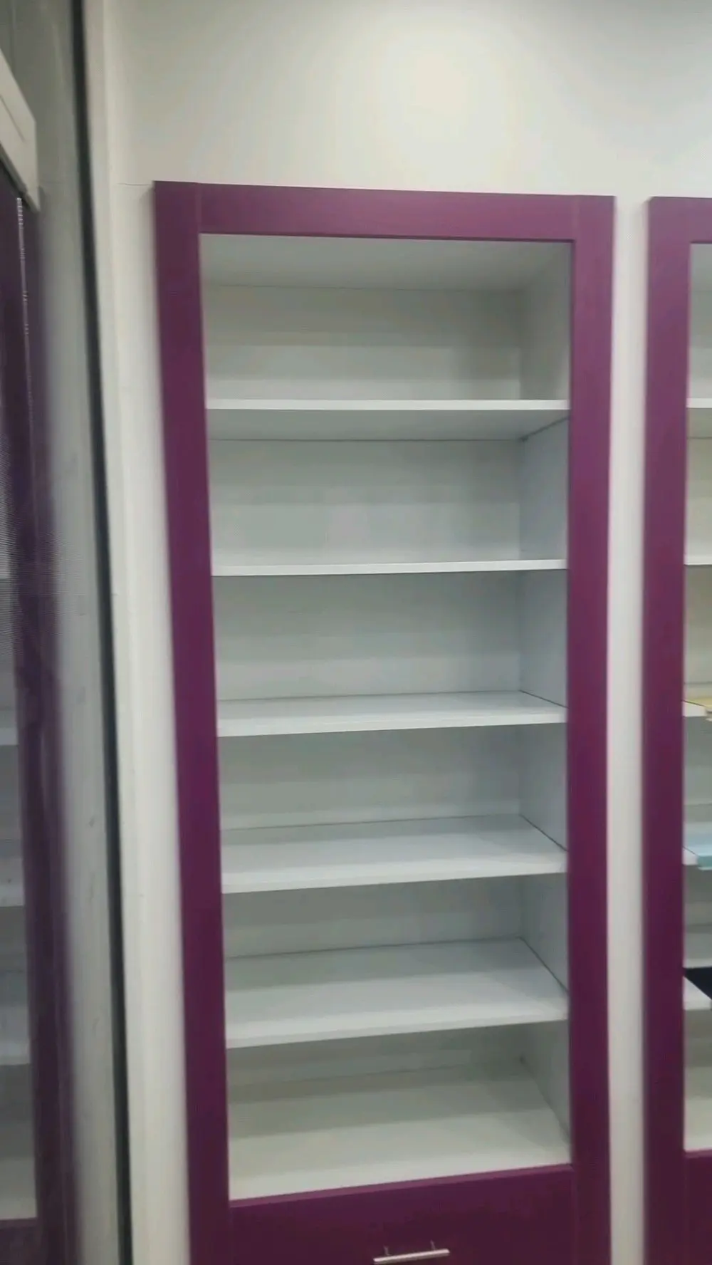 صيدلية للبيع