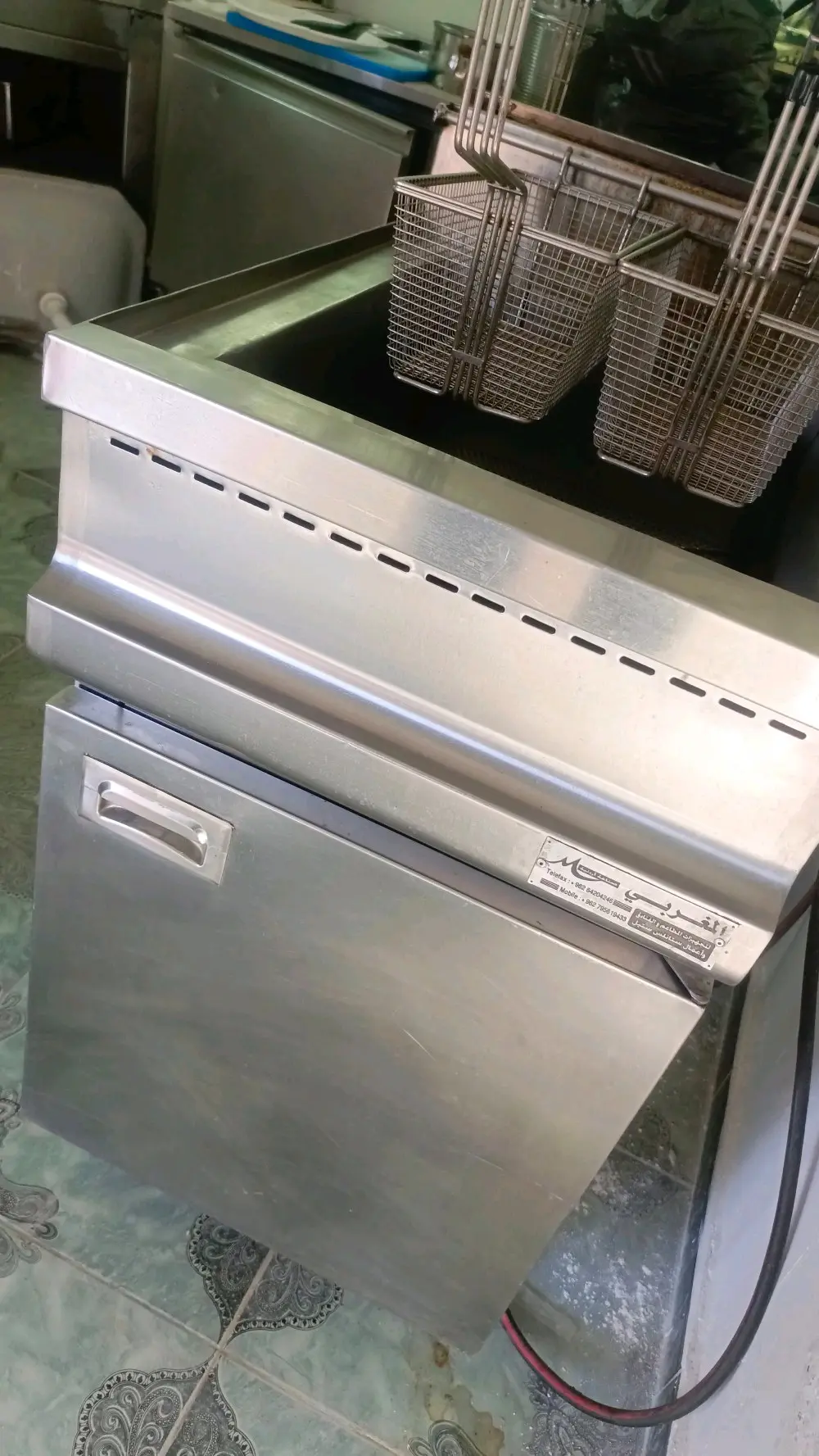 عده مطعم للبيع