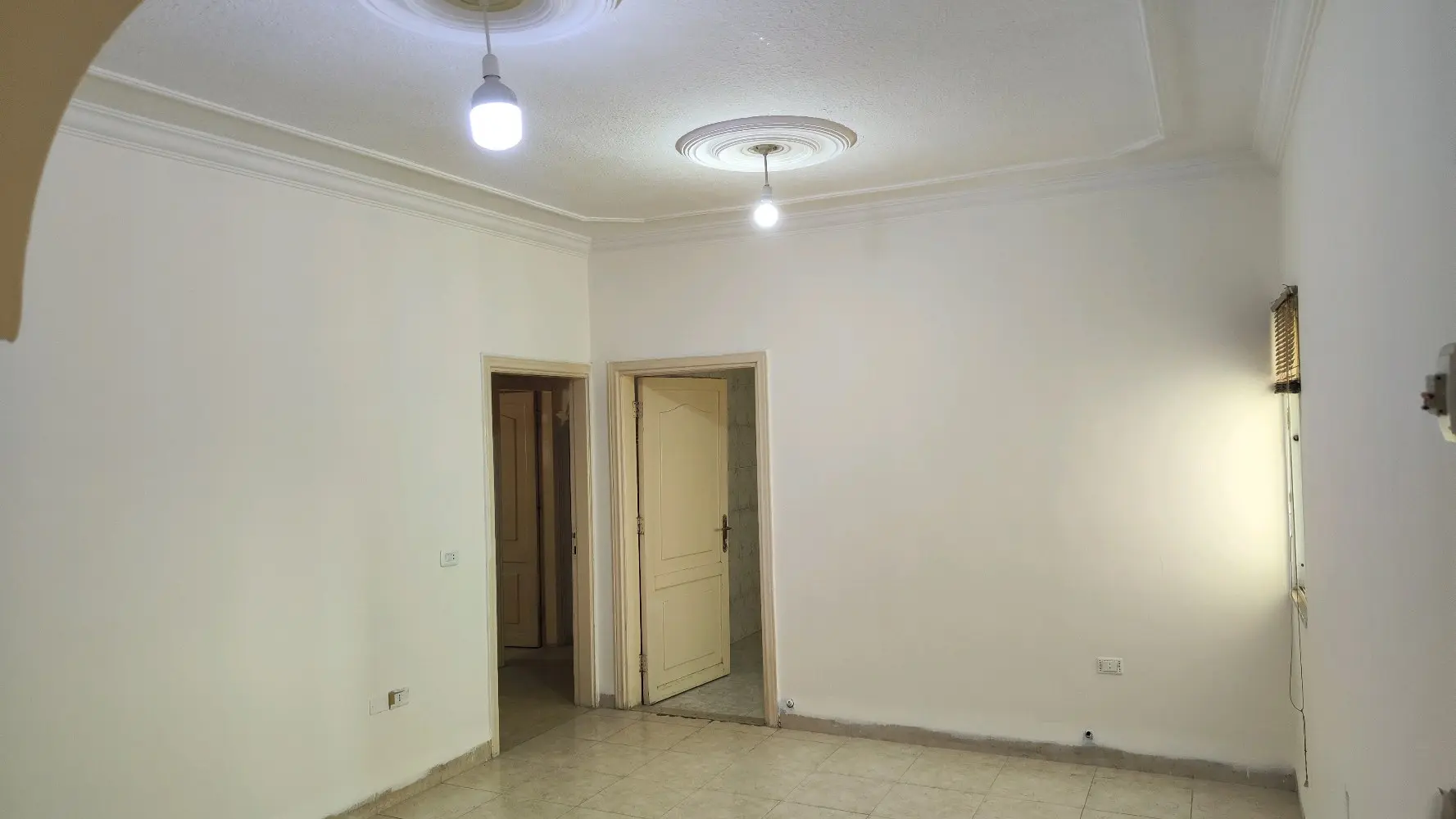 شقه سكنيه للأيجار الربعي في البتراوي خلف الاكاديميه الامريكيه