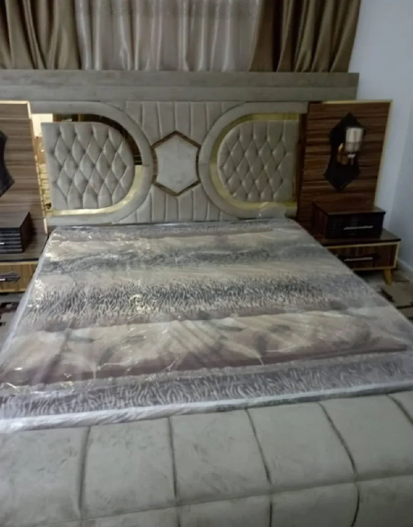 غرفة ماستر خشب لاتيه🪵🪵 استخدام عرسان سنه البيع بسبب السفر مع الفرشه الفرشه عاديه