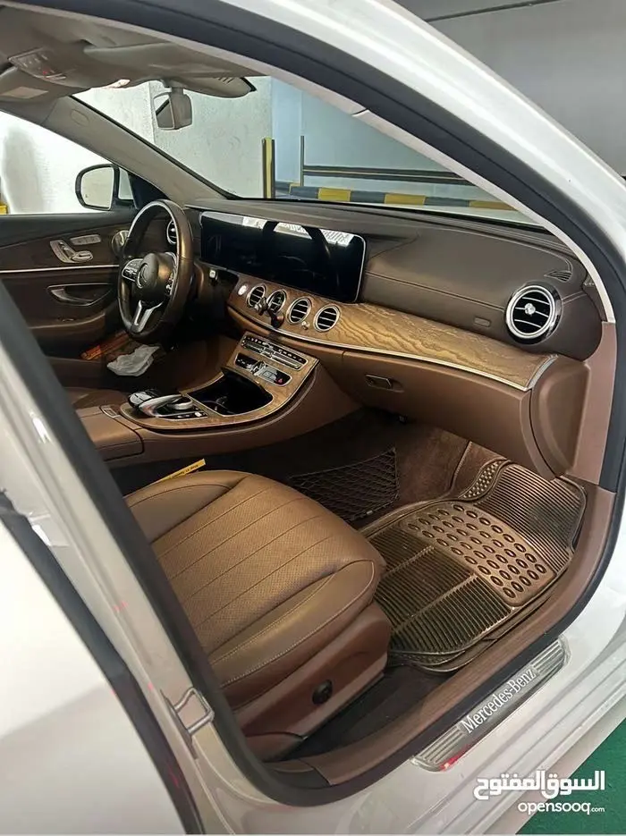 مرسيدس E300 لؤلؤي