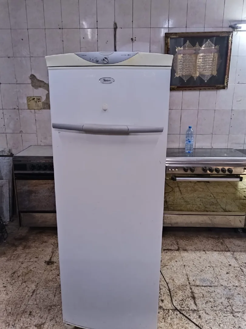 فريزر شغاله 100 بل100 السعر  ١٠٠د شامل عمان والزرقاء/خ ي ر