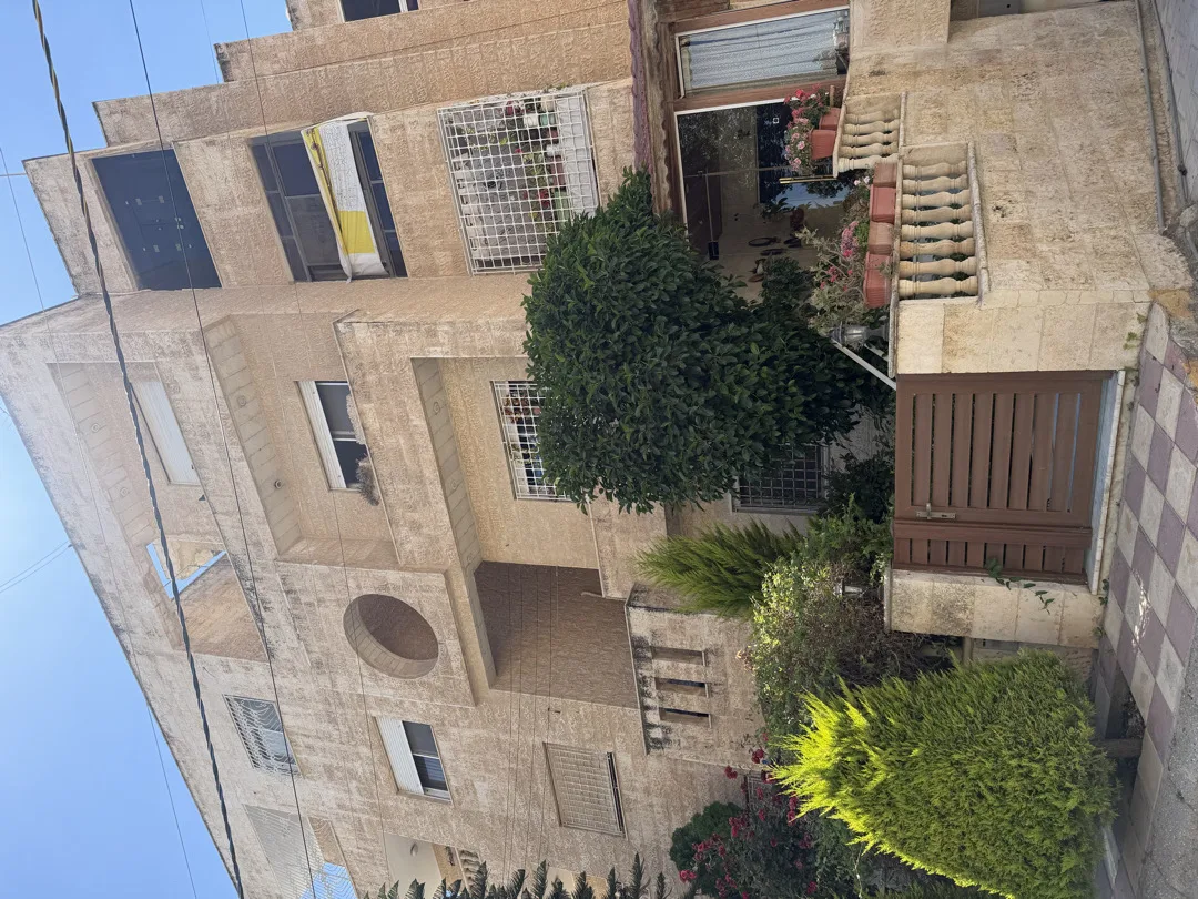 شقة سكنية  للبيع في الجبيهة