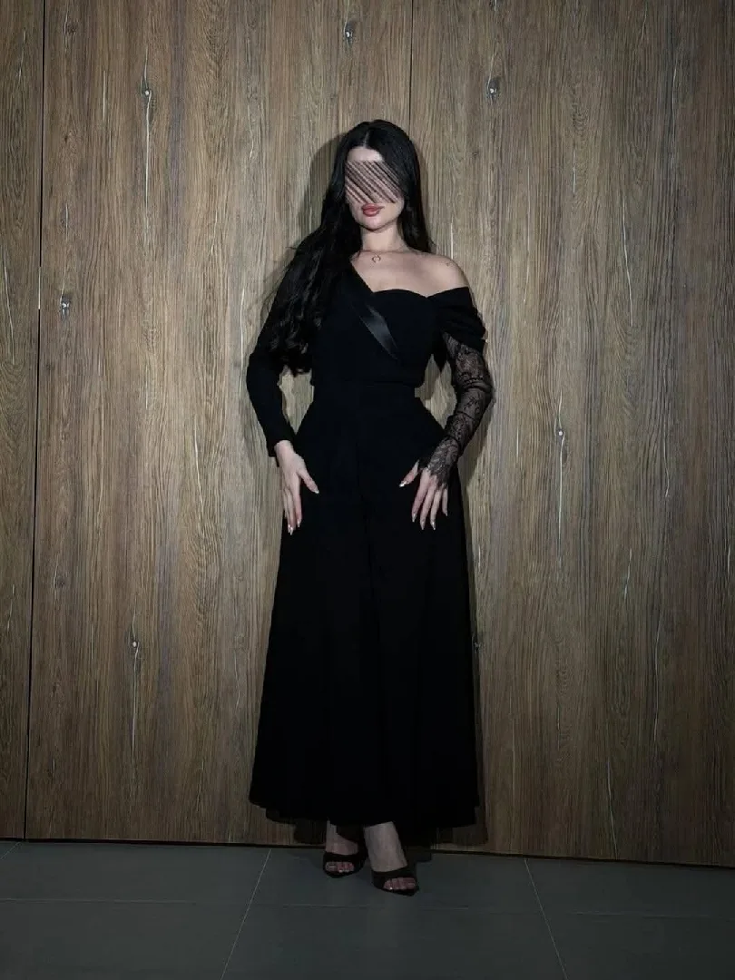 جيمبسوت مميز من الكريب والدانتيل مع شريط ستان ✨️الالوان : اسود🖤 بني🤎 خمري ❤️المقاس