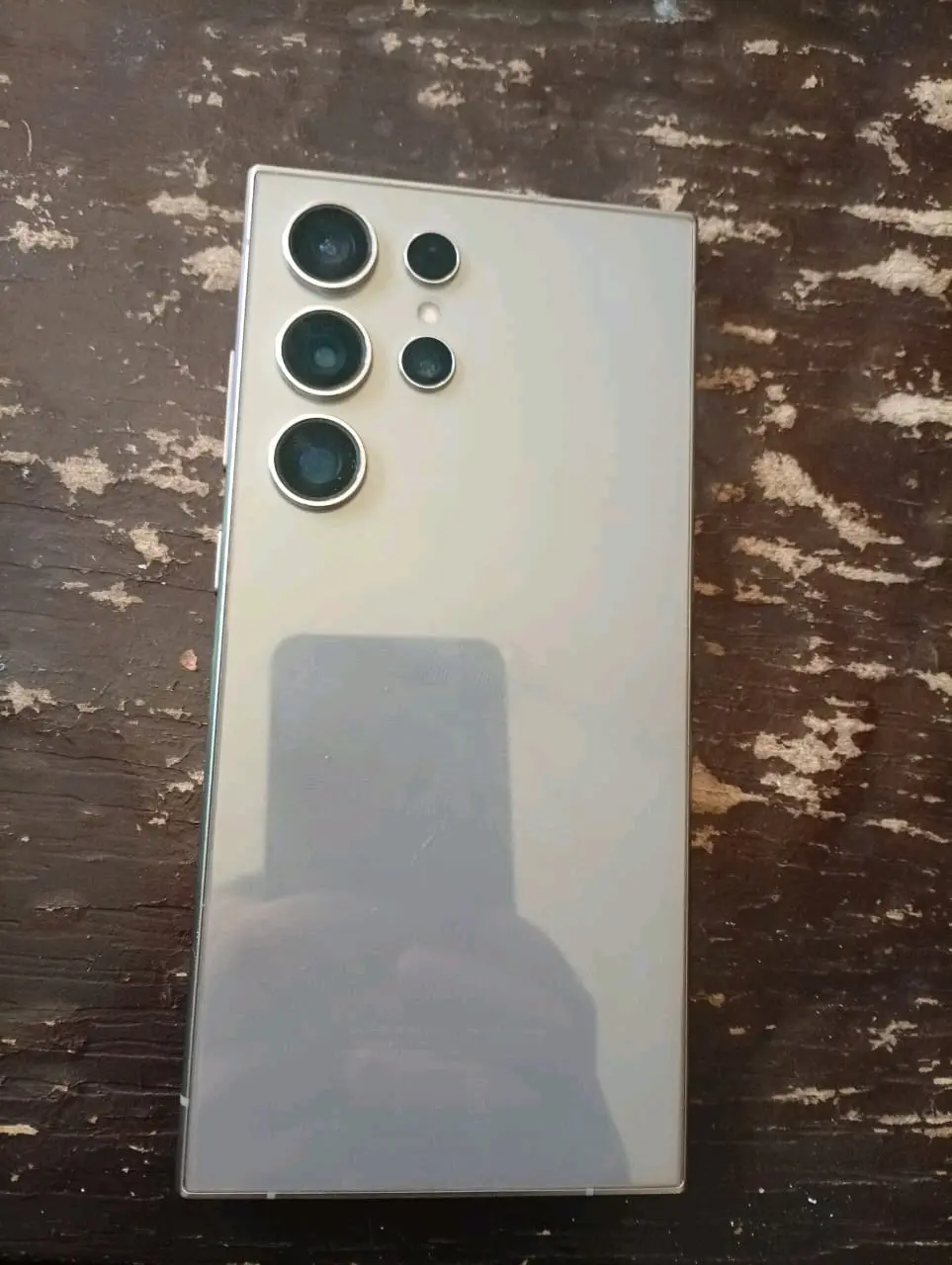 جالكسي s24ultra ذاكرة 256 مع 12 رام لون تيتانيوم وارد شرق اوسط