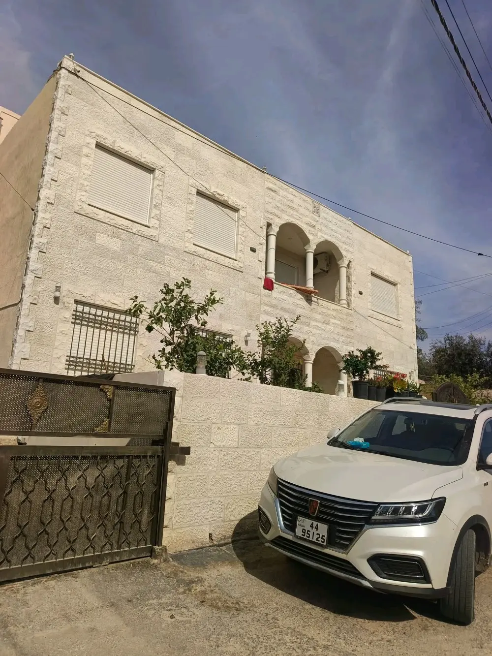 منزل مستقل للبيع السلط البقعان ١٦٠ الف سعر نهائي  للاستفسار ٠٧٧٢٢٤٥٨٨٨