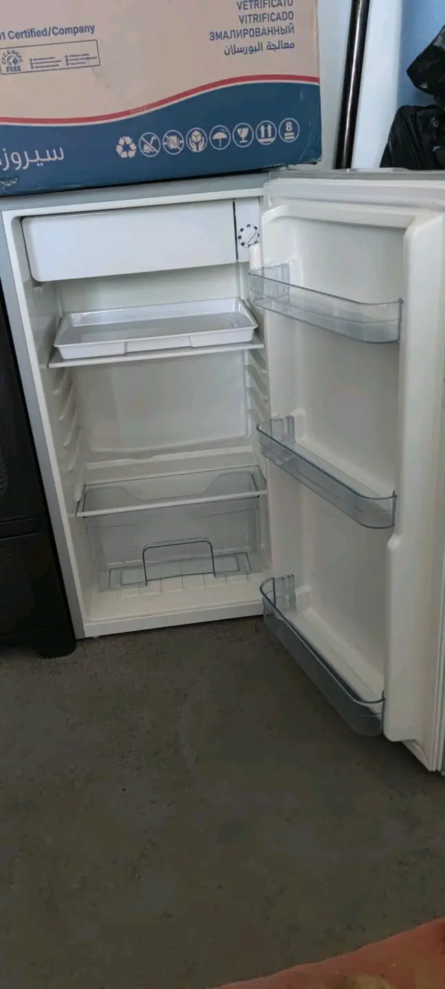 ثلاجة عرض للبيع