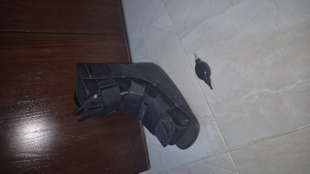 مساعد مشي طبي هوائي (Medical walking support boot)