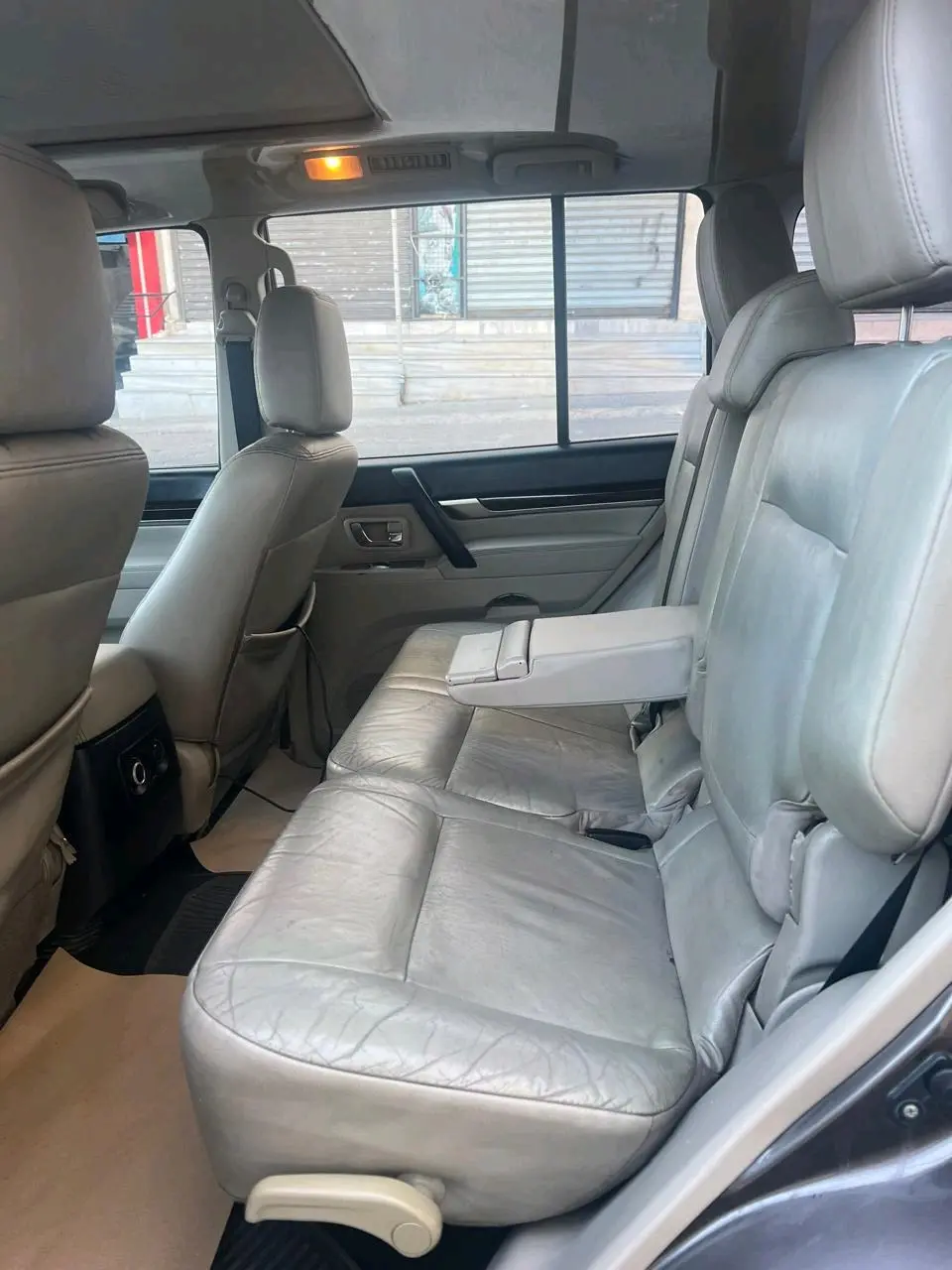 للبيع ميتسوبيشي باجيرو موديل 2011 فل كامب وفحص كامل