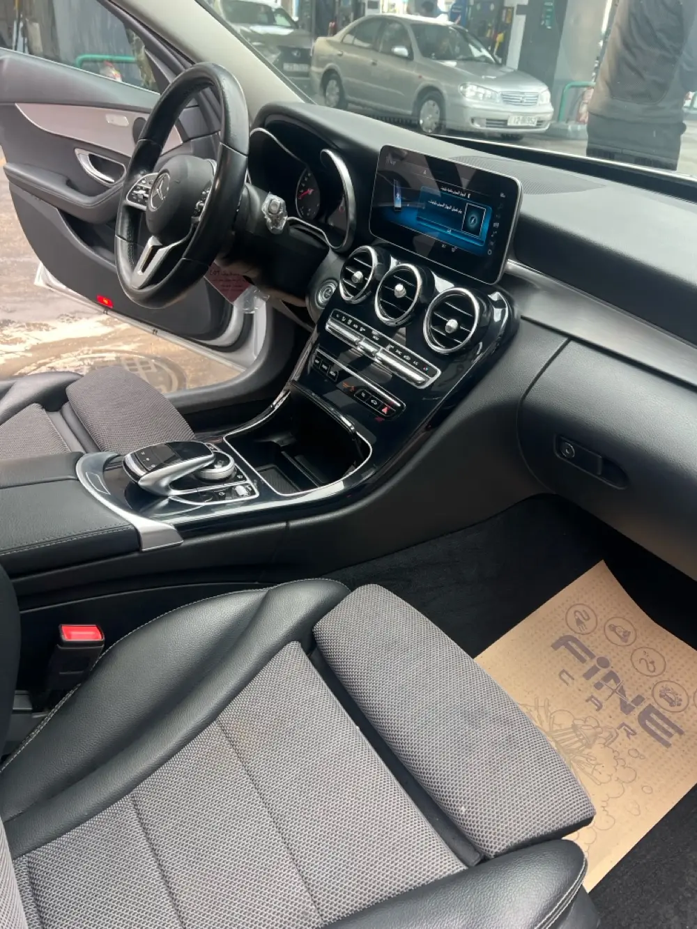 مرسيدس C200 موديل 2020 بحالة الوكالة ( للبيع )