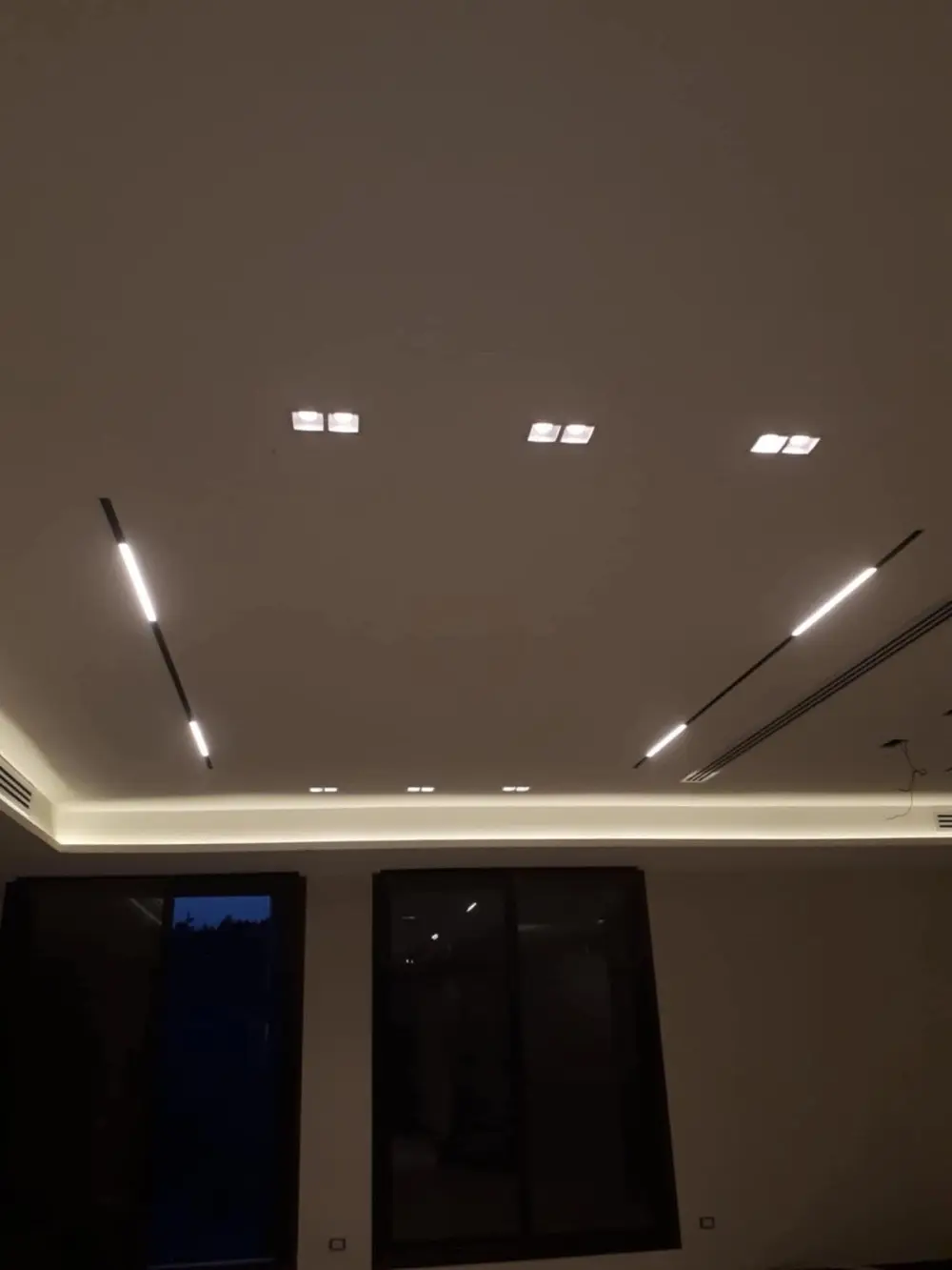 كهربجي صيانه تركيب تمديدات كمرات مراقبه صوتيات شبكات نت