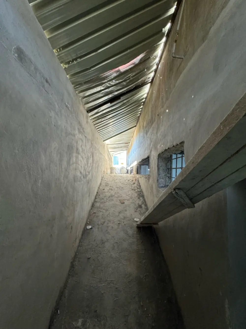 تسوية مساحة 400 متر مفتوحة /  شارع اربد الحصن الرئيسي