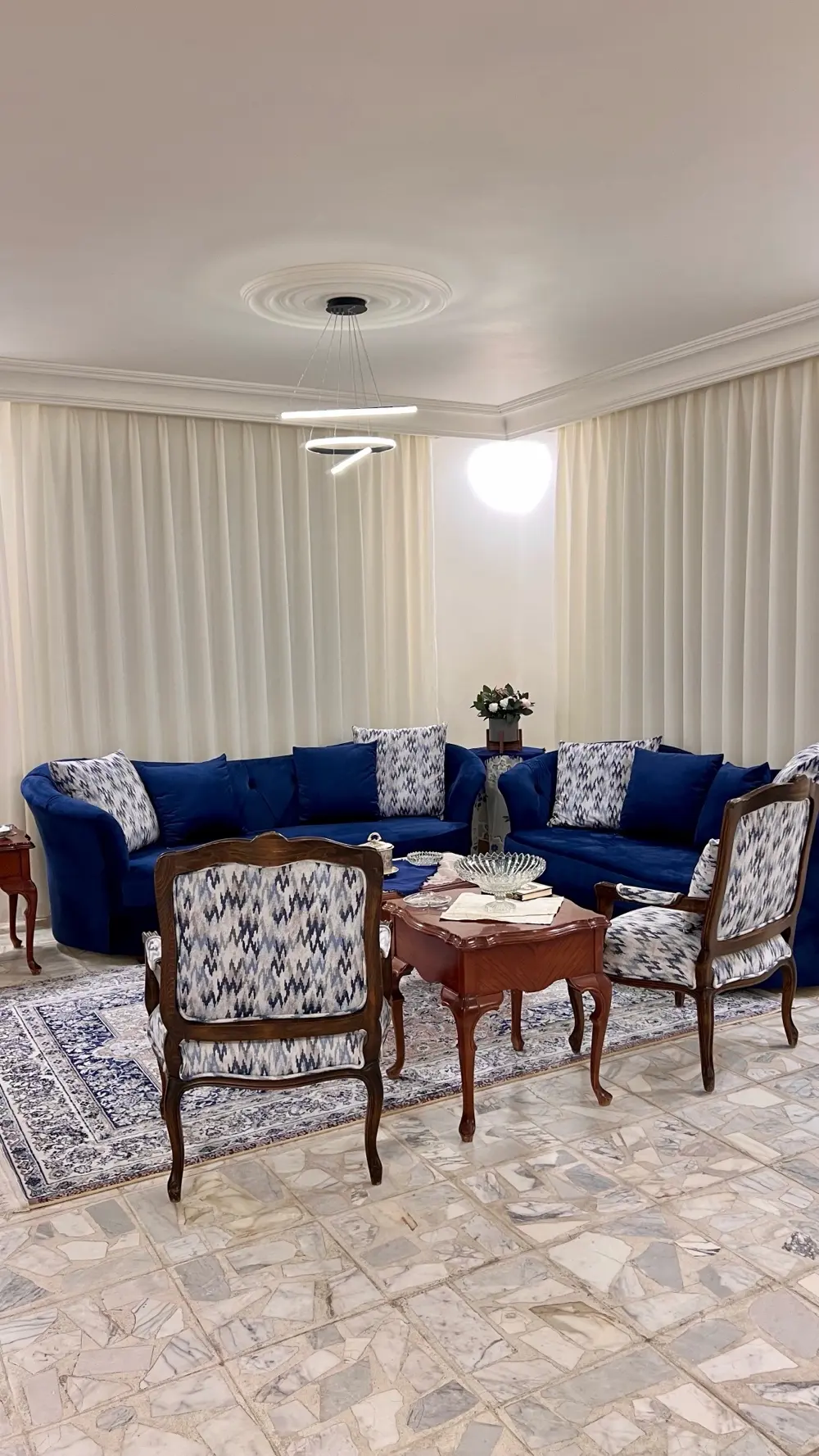 شقة مفروشة فاخرة للإيجار