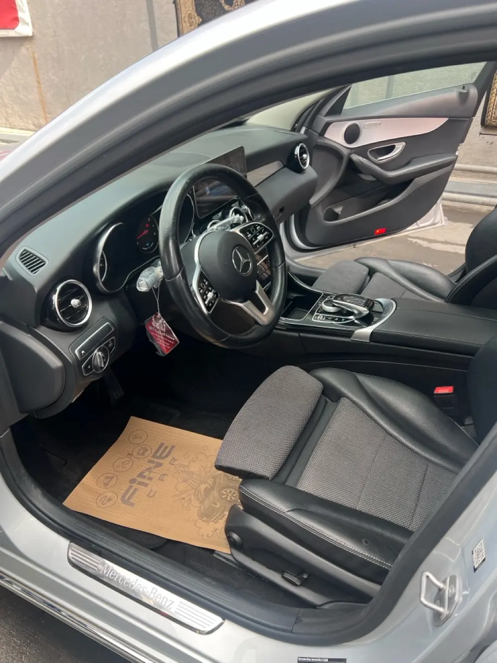 مرسيدس C200 موديل 2020 بحالة الوكالة ( للبيع )
