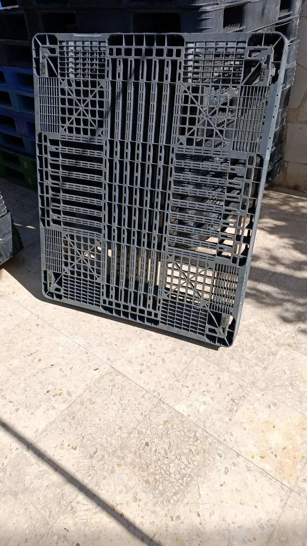 طبالي بلاستيك جديد ومستعمل