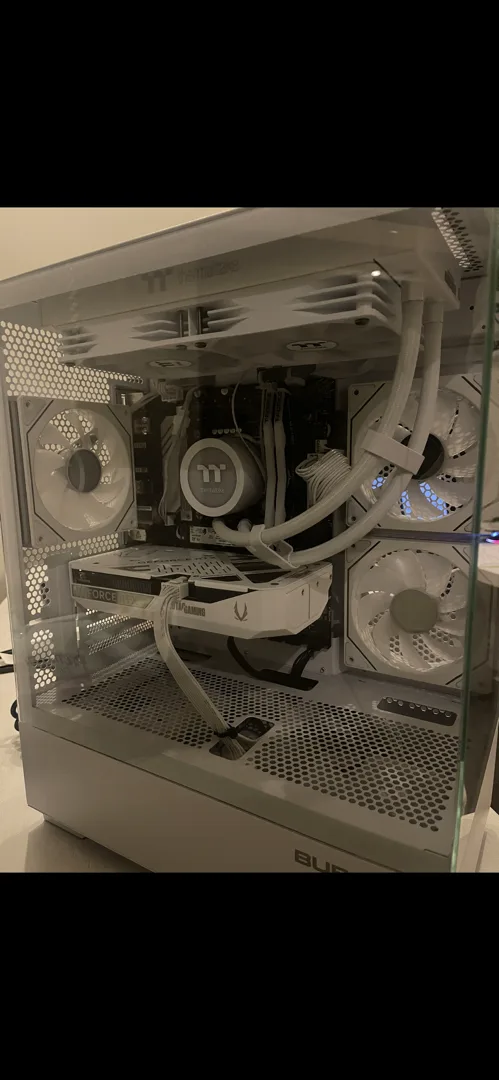 للبيع PC Gaming بحالة ممتازة + كفالة سارية