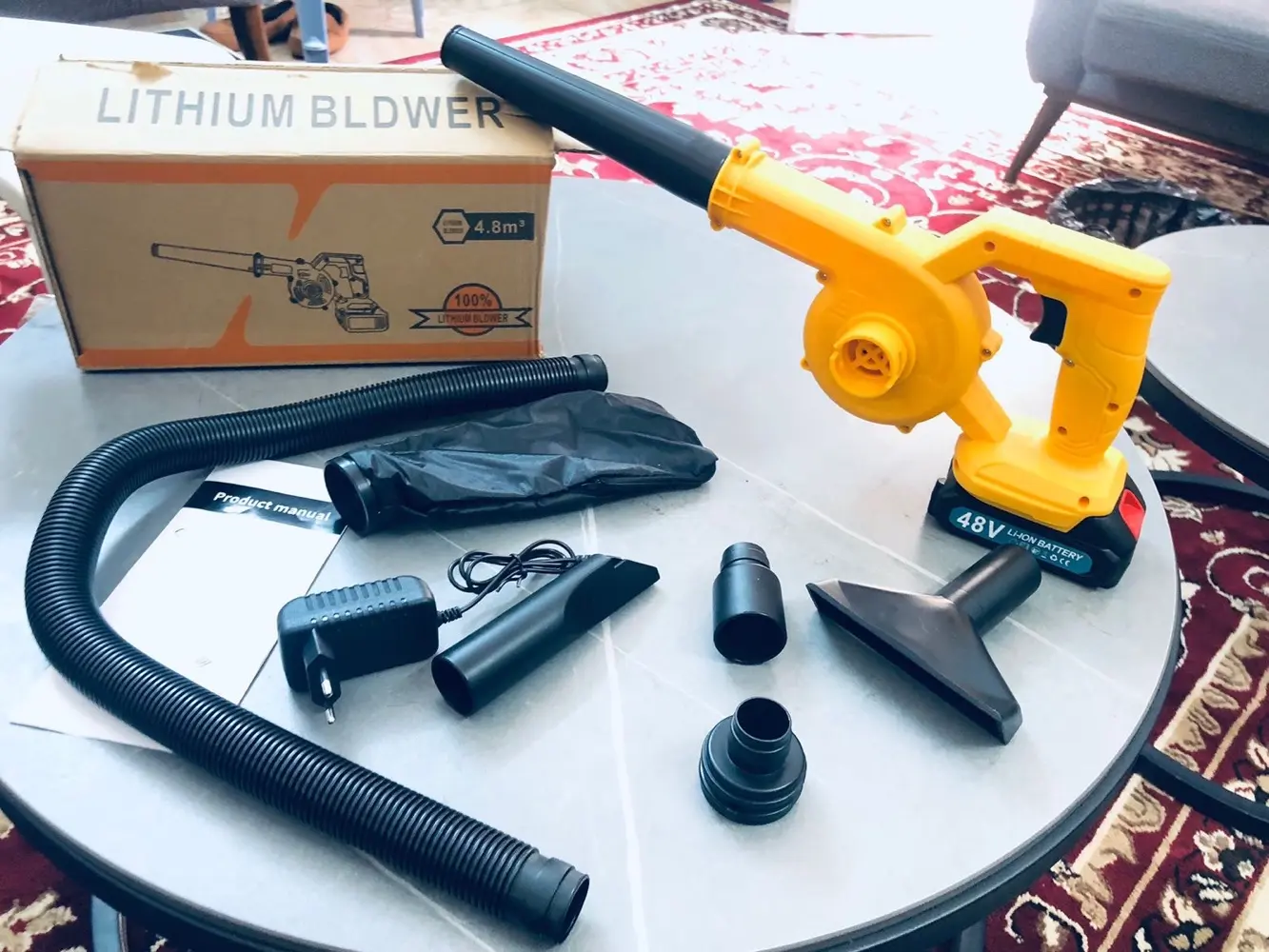 مكينة غسيل السيارة مضخة غسيل شحن مع بطاريتين ب17 دينار