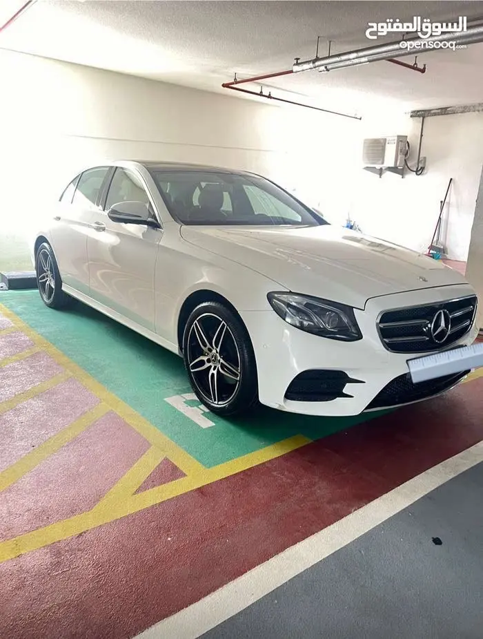 مرسيدس E300 لؤلؤي