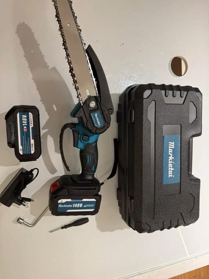 مكينة غسيل السيارة مضخة غسيل شحن مع بطاريتين ب17 دينار