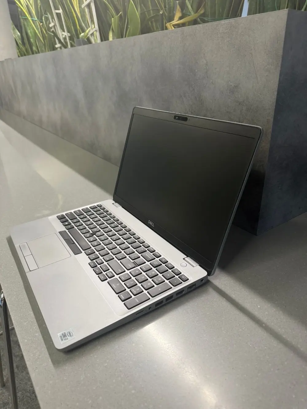 Laptop Dell Latitude بحالة الجديد