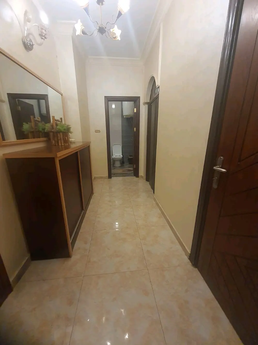 شقة ارضية للبيع في المقابلين