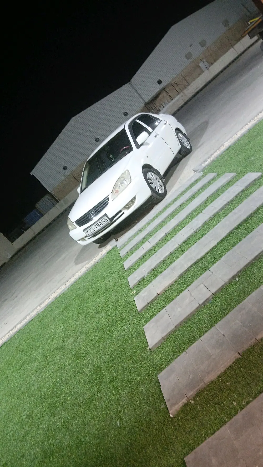 لانسر للبيع