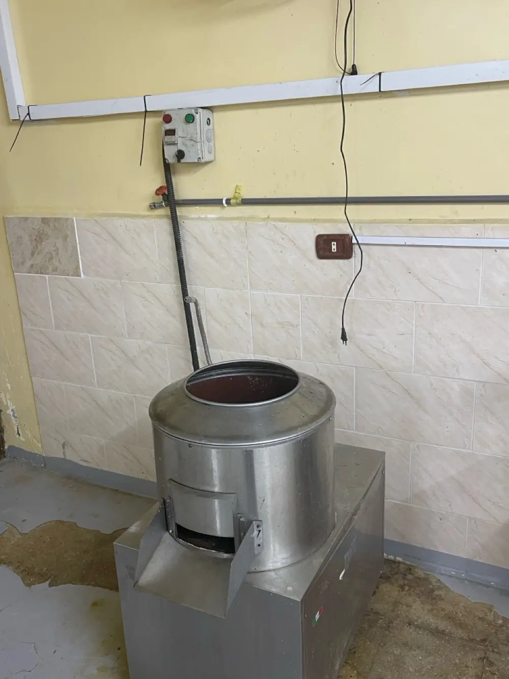 مصنع تجميد غذائي متكامل  للبيع بكامل معداته  مرخص جاهز للتشغيل