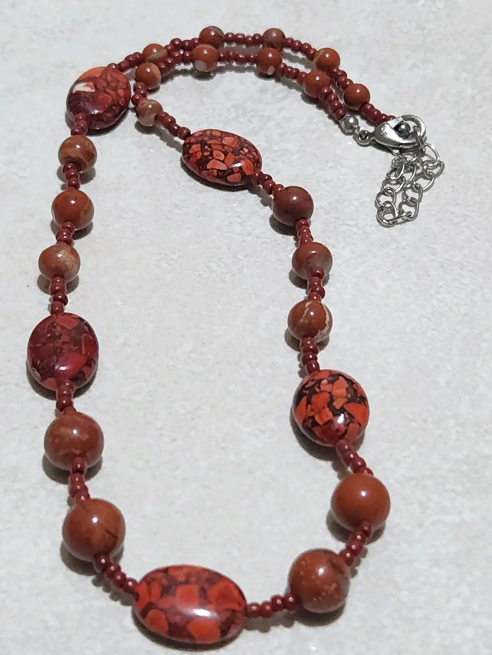 قلادة  طويلة مصنوعة يدويًا