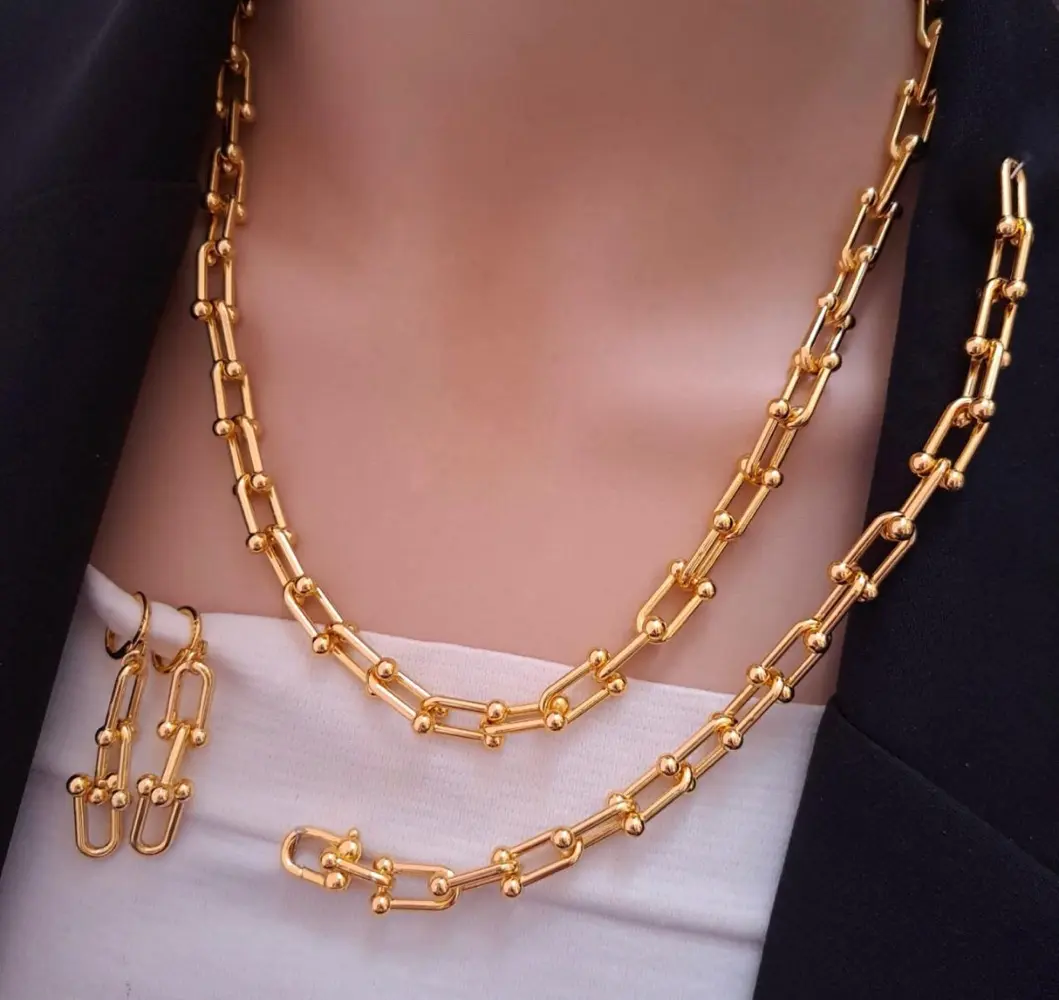 لكي سيدتي طقم ذهب روسي فخم جدا. سنسال مع اسوارة وحلقين وخاتم