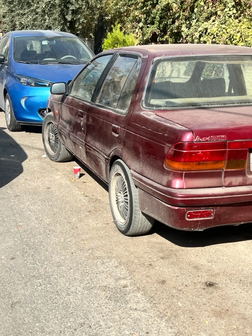 ميتسوبيشي لانسر 91 معها ترخيص لا اخر شهر واحد