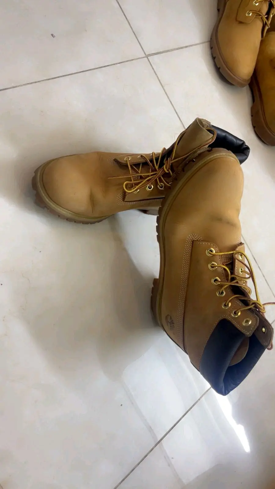 احذية تمبرلاند وكولومبيا اصلي بحال الوكالة