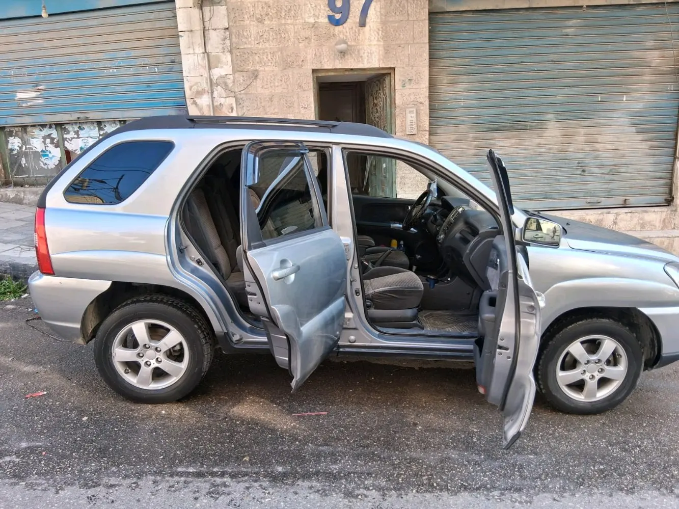 سيارة للبيع