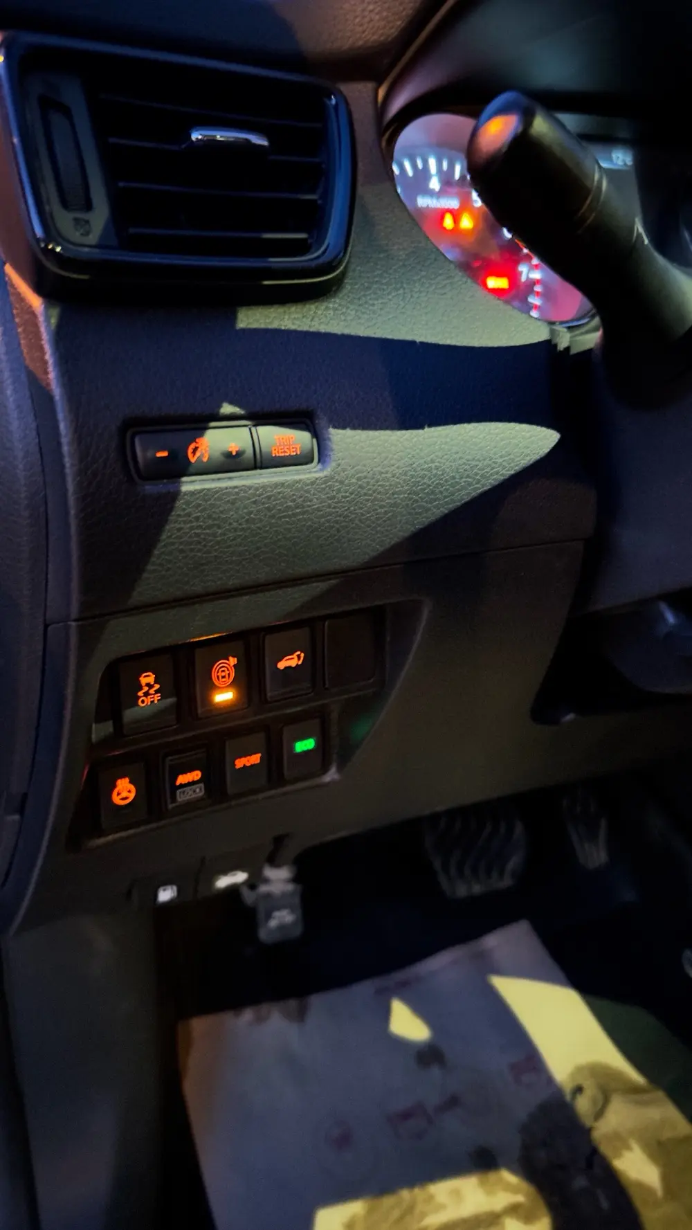 نيسان روج هايبرد 2017 للبيع بسعر مغري جداً !!!