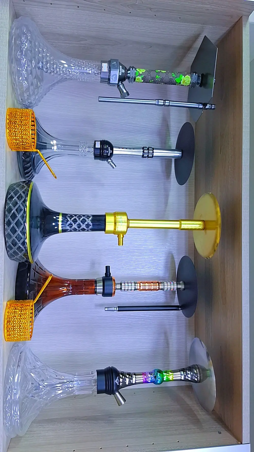 محل مستلزمات تدخين ومعسل يعمل بشكل ممتاز