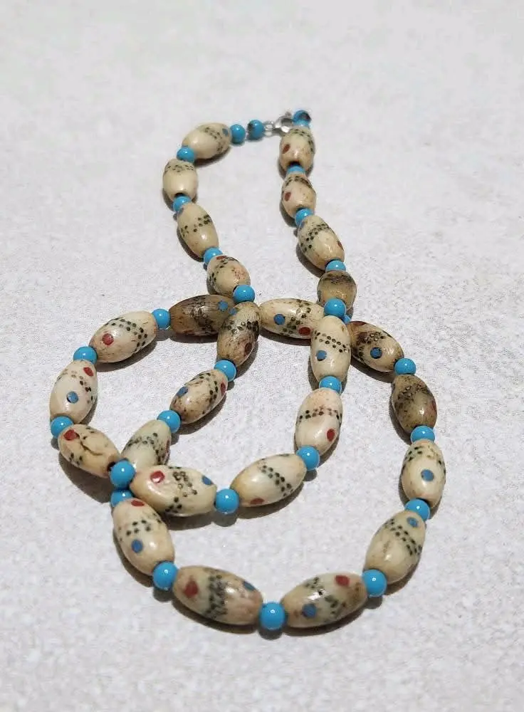 قلادة قديمه