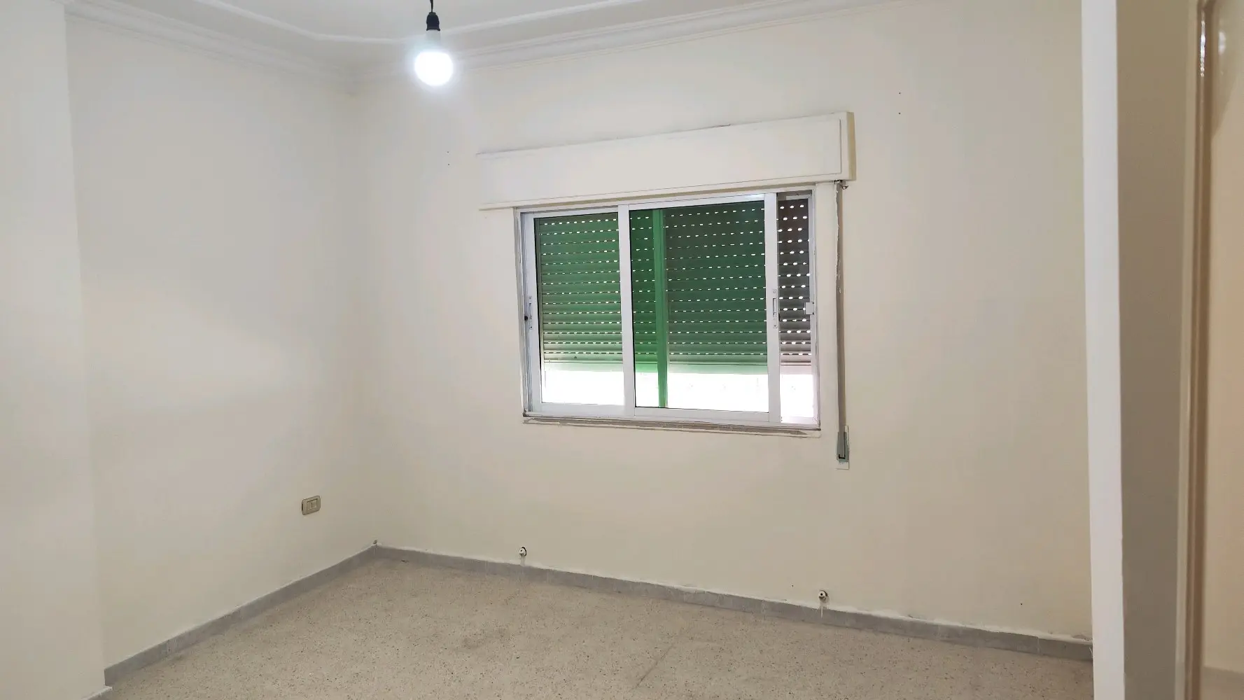 شقه سكنيه للأيجار الربعي في البتراوي خلف الاكاديميه الامريكيه