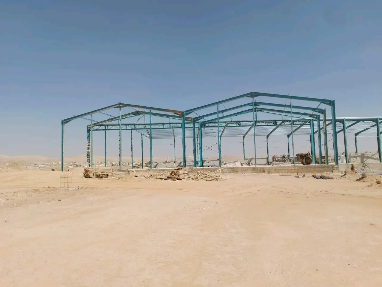 بناء الهناجر و الهياكل المعدنية و المباني الحديدية و المكاتب و الابنية متعددة ال