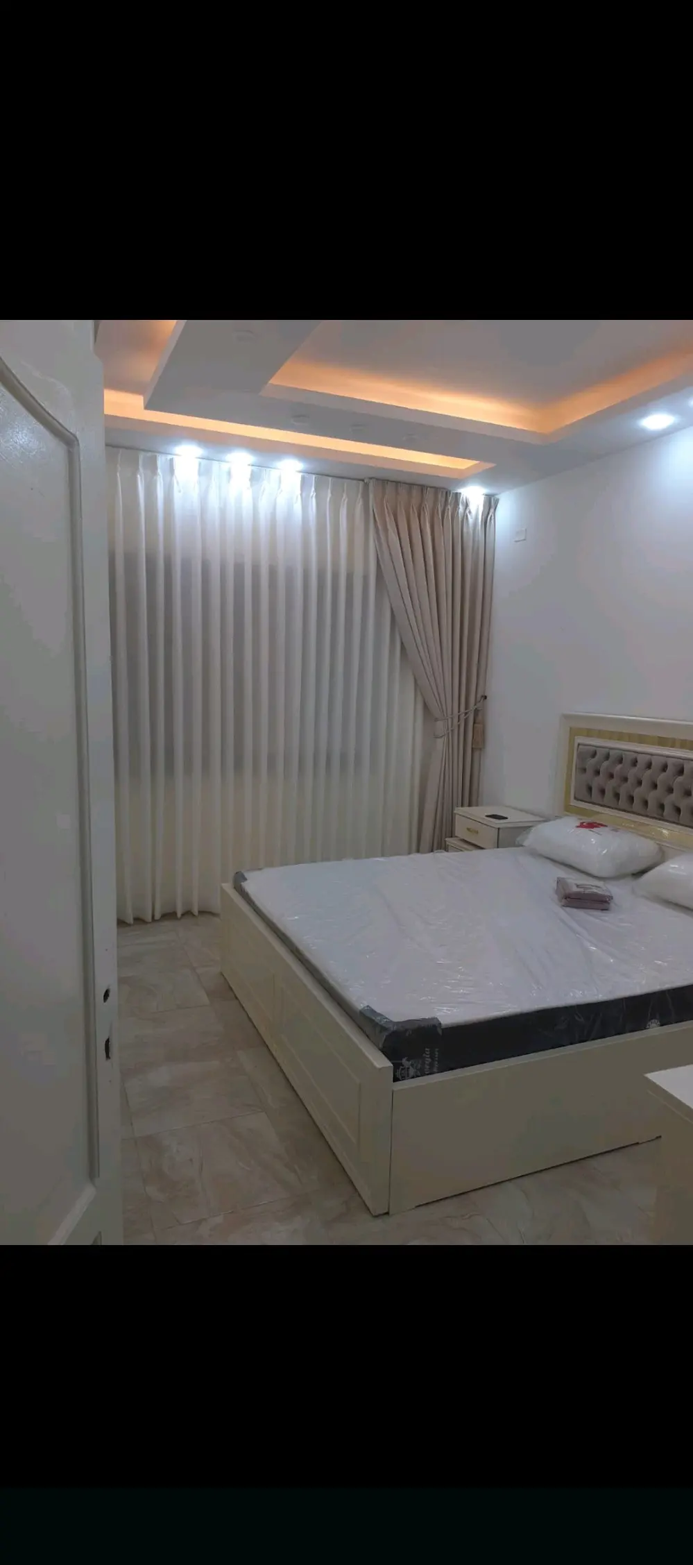 تنجيد و خياطة وتركيب جميع انواع الستائر