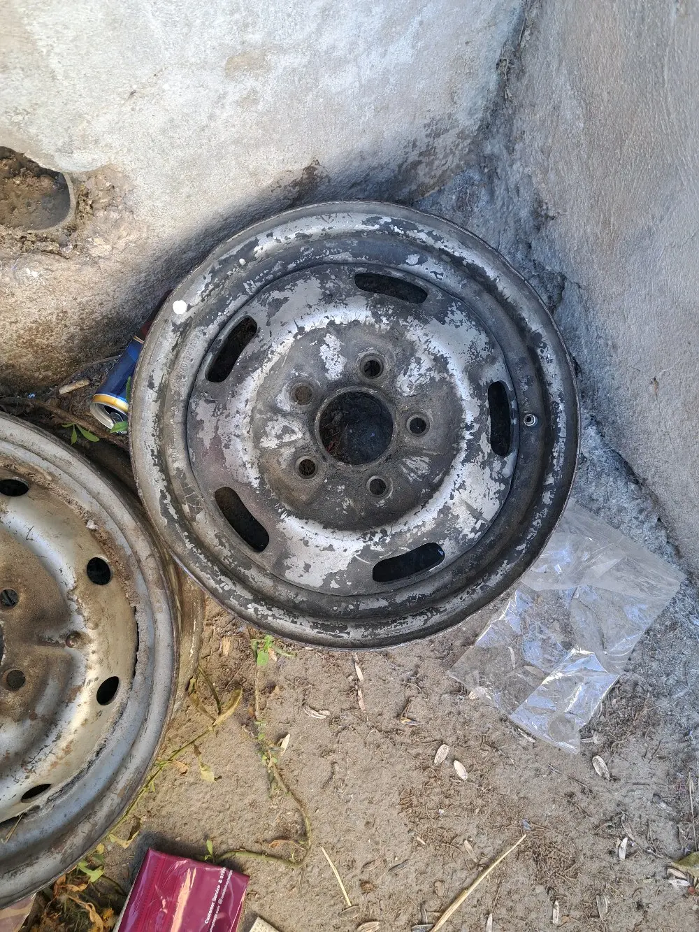 جنطات مشكلة للبيع كامل العدد ٢٣ جنط السعر 70دينار