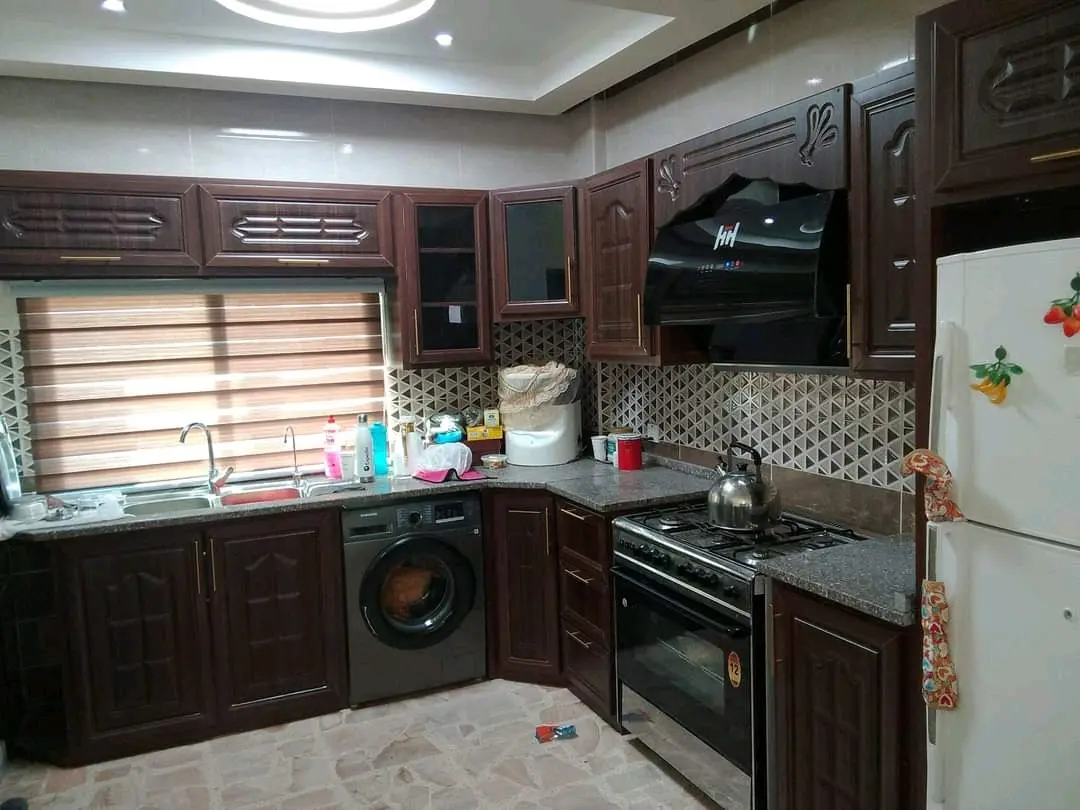 تفصيل مطابخ المنيوم وشبابيك واباجورات وصيانه اباجورات ومناخل