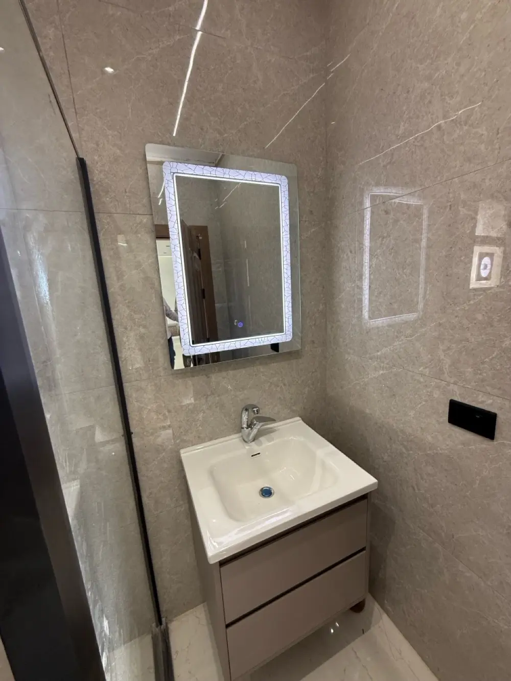 شقة فاخرة للبيع ضمن فيلا الفؤاد – موقع راقٍ، تشطيبات مميزة